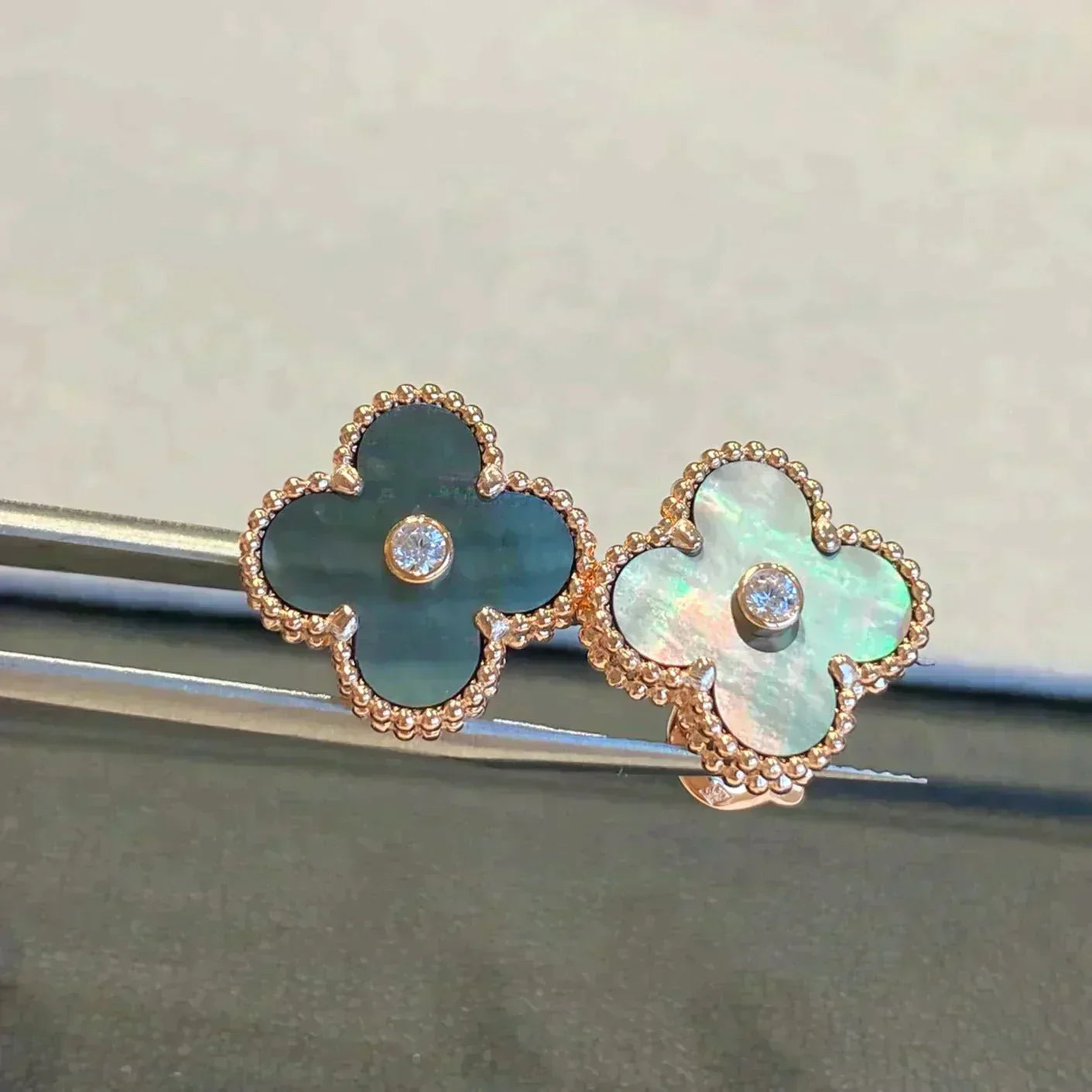 [Eterna Jewels]CLOVER MEDIUM 1 MOTIFS GRAY MOP  DIAMOND EARRINGS