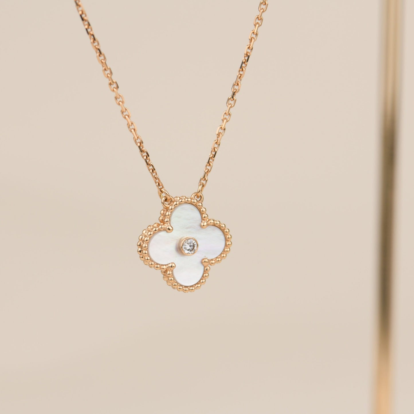 [Eterna Jewels]CLOVER 15MM DIAMOND WHITE FRITILLARIA NECKLACE